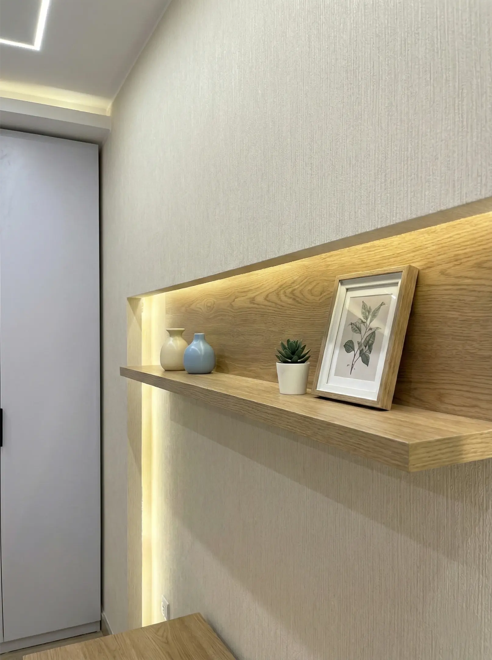 وحدات تلفزيون خشبية وديكور مودرن